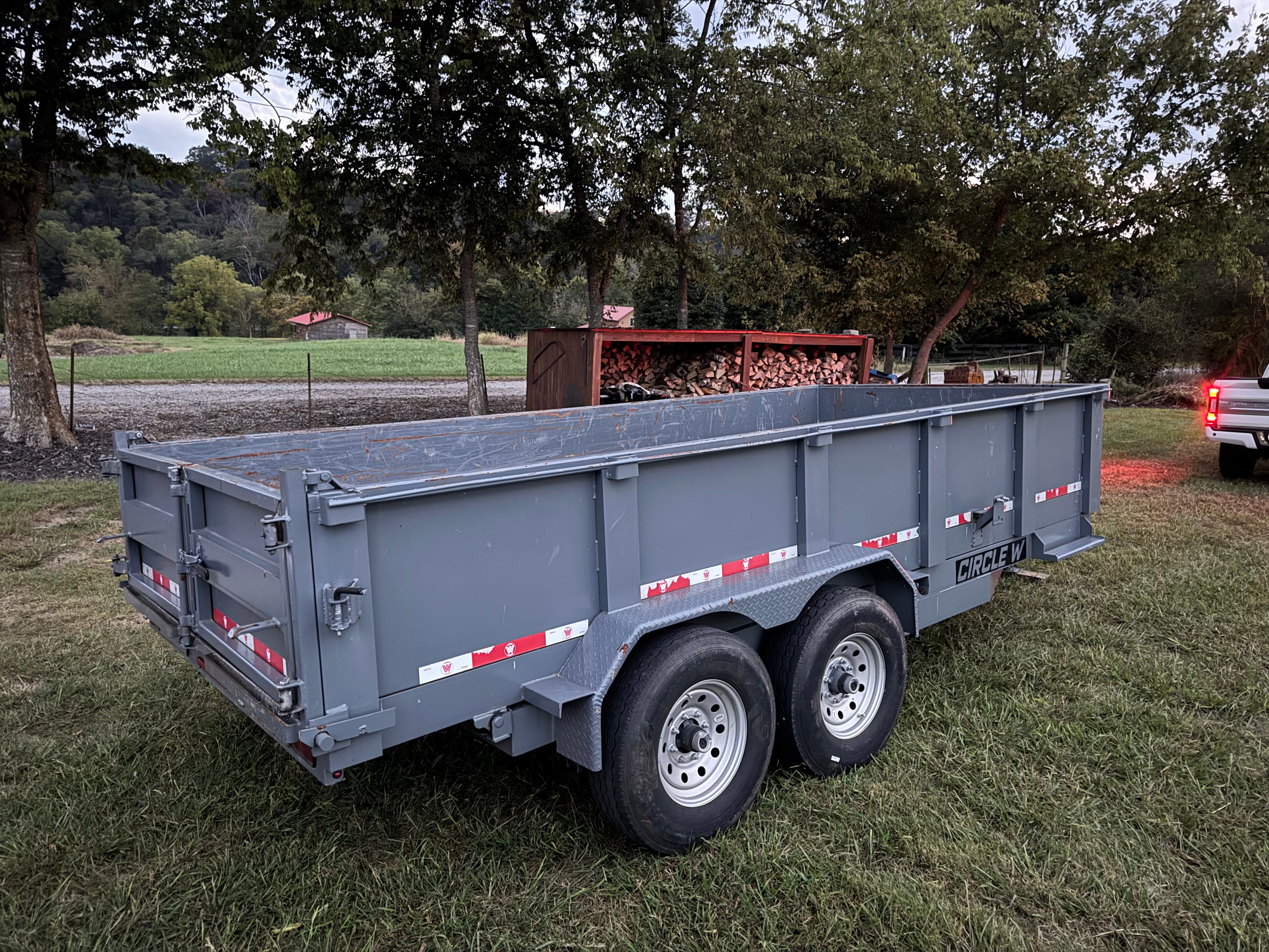 7x16ft Heavy-Duty Dump Trailer Rental - Circle W Hydraulic Dump Trailer for Construction and Landscaping in Tennessee